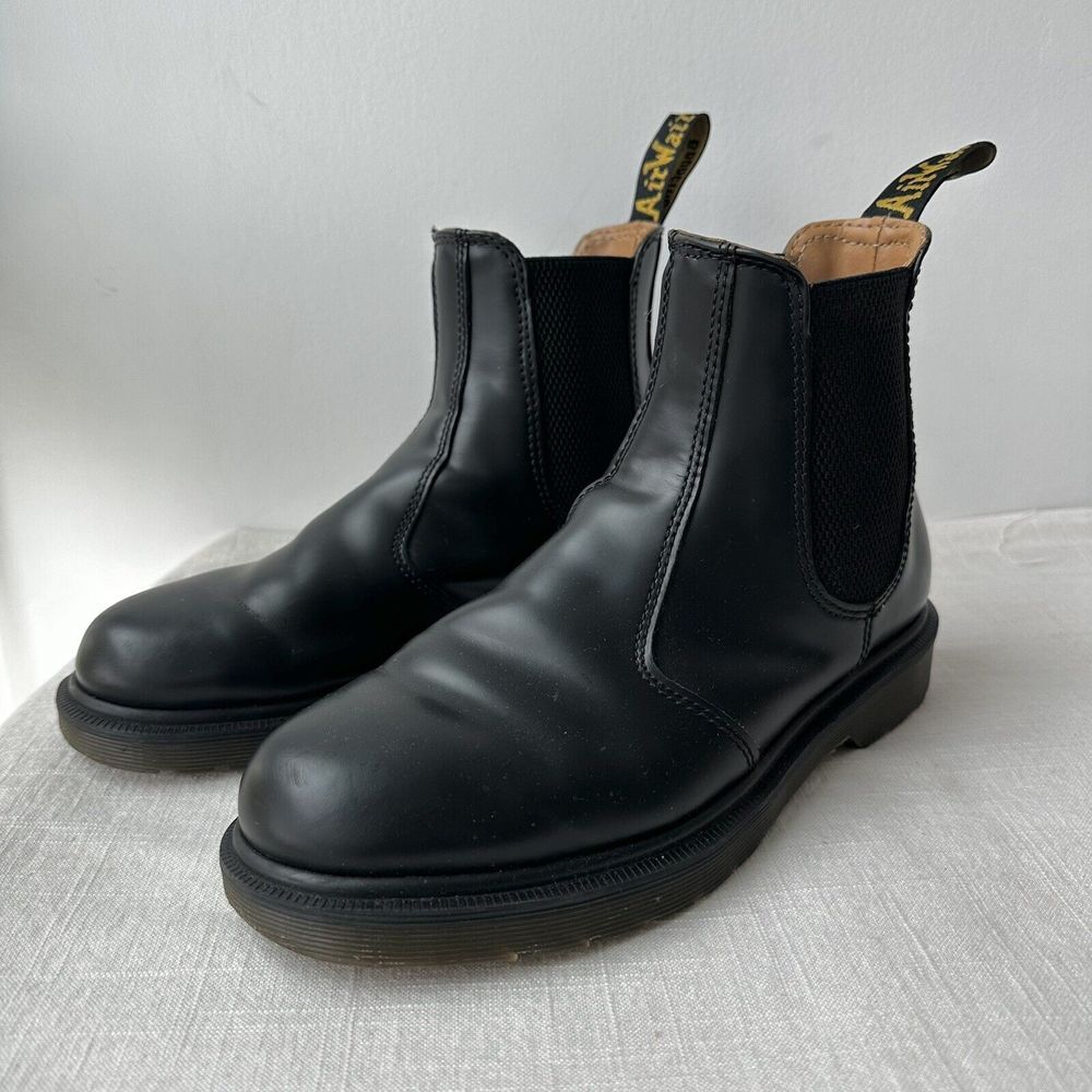 Docs Dr. Martens 2976 Black Patent Leather Chelsea Boots Unisex Womens 8 Mens 7